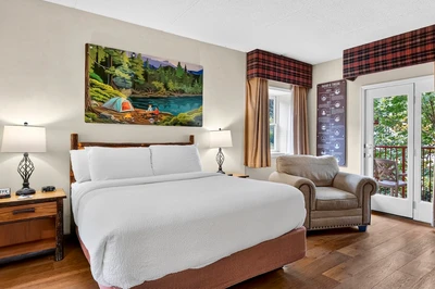 Gatlinburg hotel room queen bed