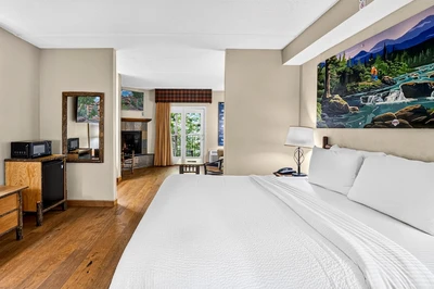 Gatlinburg hotel king suite