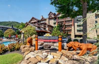 Bearskin Lodge Exterior