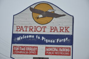 patriot park sign in pigeon forge